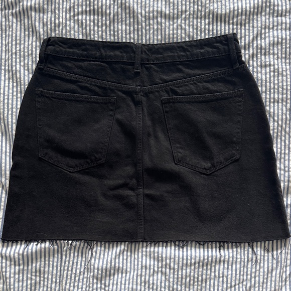 Zara Frayed Classic Black Denim Skirt - Picture 2 of 2